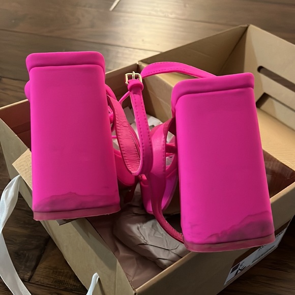 Magenta Zara block heels — well worn — selling cheap for bachelorettes/NYE - Picture 3 of 6